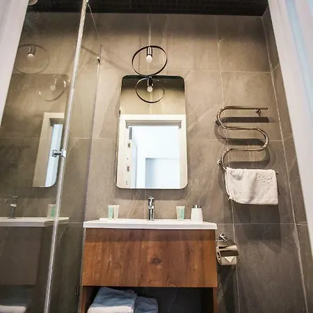 E4 Hotel