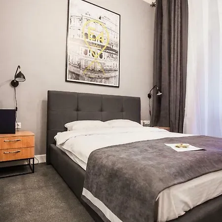Hotel E4