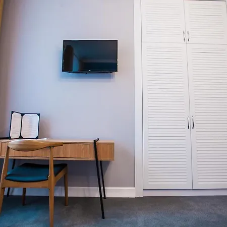 E4 Hotel