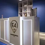 E4